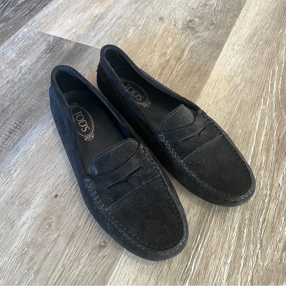 Tod’s classic suede driving loafers